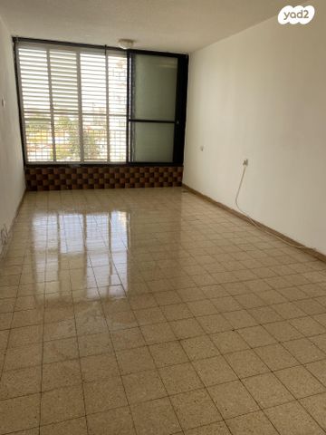 דירה, יאנוש קורצ'אק 1, קרית נורדאו, נתניה