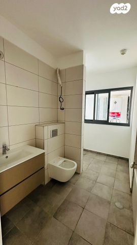 דירת גן, רקפת 6, הפרחים, חריש