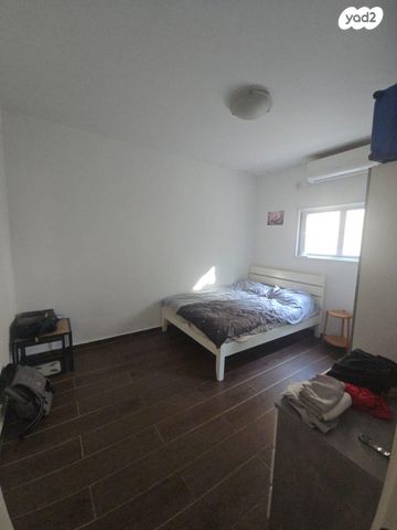 דירה, הרא"ה 18, שכונת יהלום, מרכז העיר ב, רמת גן