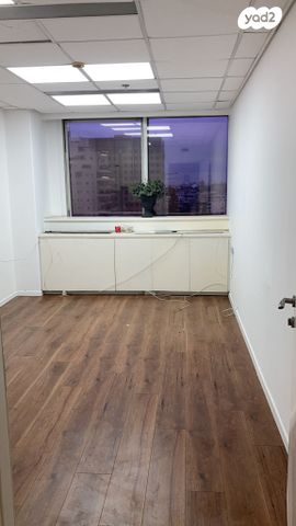 דרך זאב ז'בוטינסקי 35