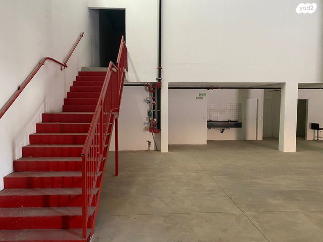 חנויות/ שטח מסחרי, שדרות ההסתדרות 200, אזור תעשיה מפרץ, חיפה