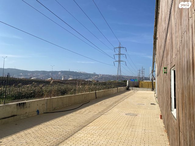 חנויות/ שטח מסחרי, שדרות ההסתדרות 200, אזור תעשיה מפרץ, חיפה