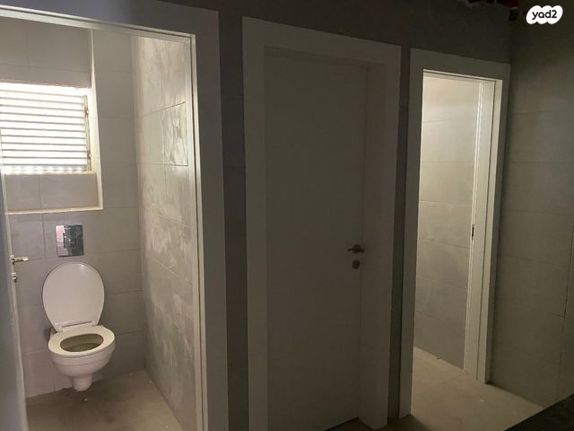 חנויות/ שטח מסחרי, שדרות ההסתדרות 200, אזור תעשיה מפרץ, חיפה