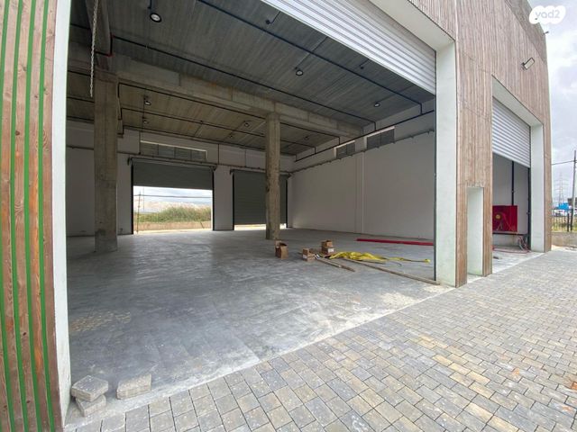 חנויות/ שטח מסחרי, שדרות ההסתדרות 200, אזור תעשיה מפרץ, חיפה