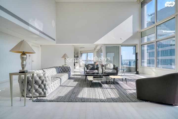 דירה, ניסים אלוני, צמרות איילון, פארק צמרת, תל אביב יפו