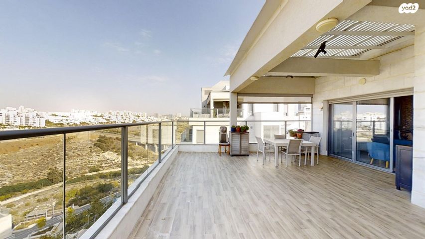 גג/ פנטהאוז