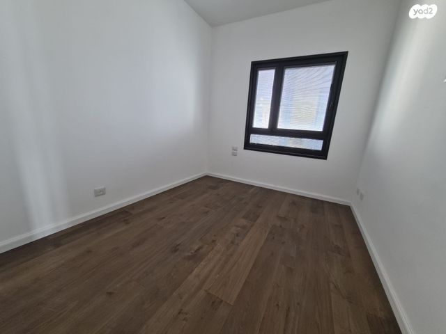 דירה, אריק איינשטיין, דרום חדש, פארק הים, בת ים