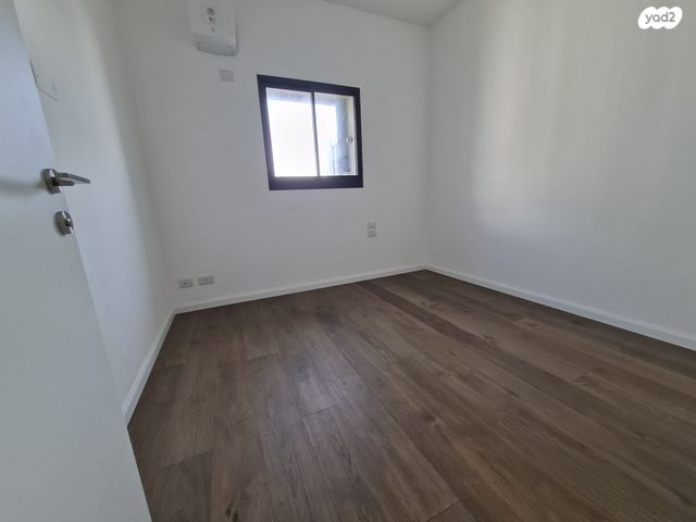 דירה, אריק איינשטיין, דרום חדש, פארק הים, בת ים