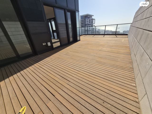 דירה, אריק איינשטיין, דרום חדש, פארק הים, בת ים