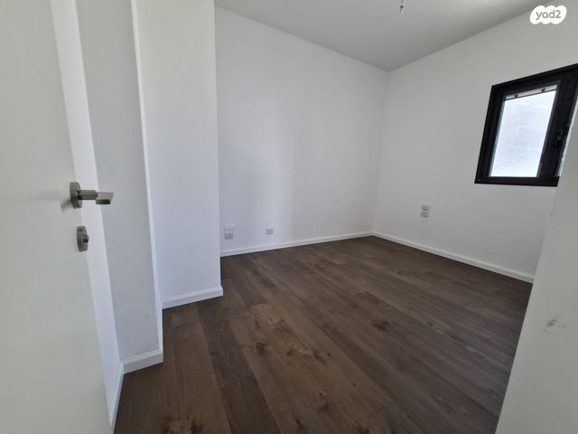 דירה, אריק איינשטיין, דרום חדש, פארק הים, בת ים