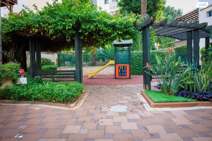 דירת גן, גדרה