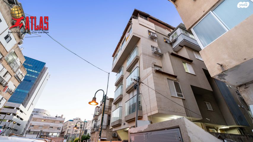 טריפלקס, אוסישקין 3, בני ברק