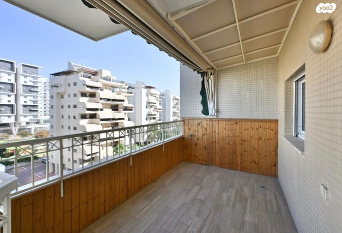 דירה, הצופים, נעורים, ראשון לציון