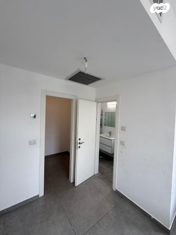 דירה, מנחם ארבר 13, נווה עופר, תל כביר, תל אביב יפו