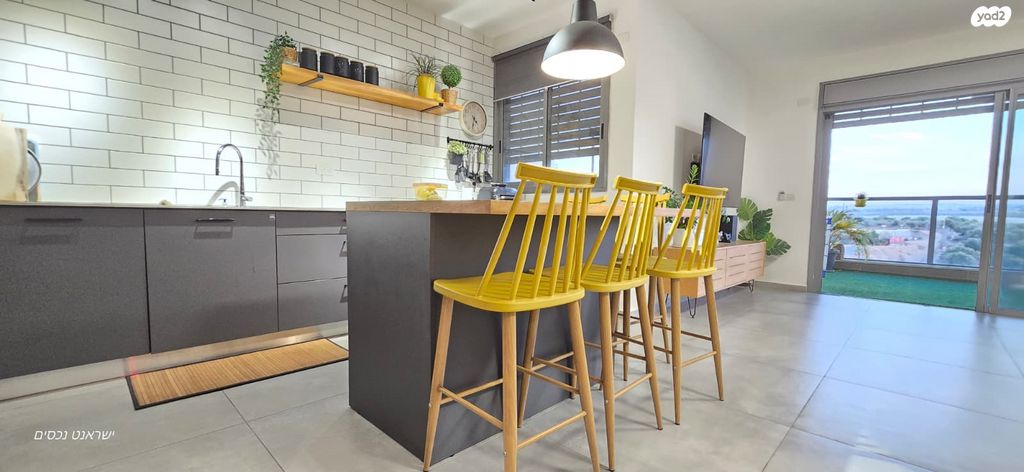 דירה, אורנית