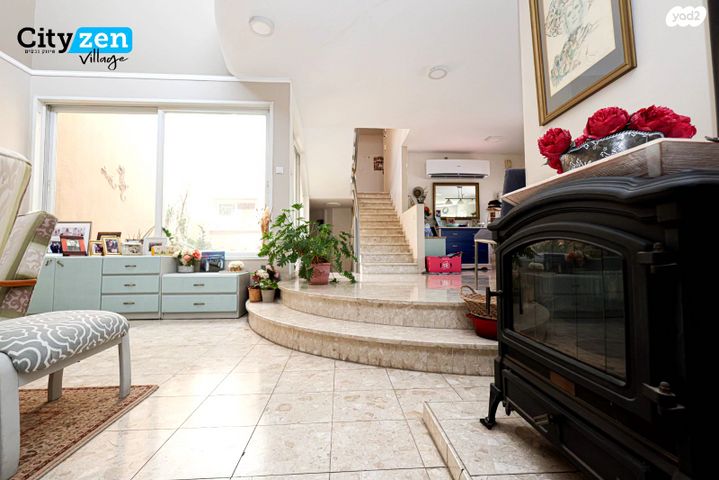 דו משפחתי, אבן יהודה