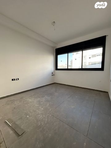 דירה, המרי, שינקין, גבעתיים