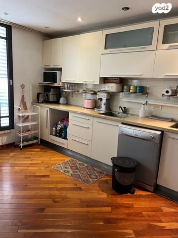 דירה, הנשיא יצחק בן צבי, הרצליה פיתוח, הרצליה