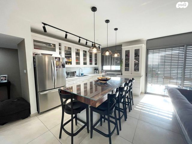 דירה, פנחס אילון, קרית אילון, חולון