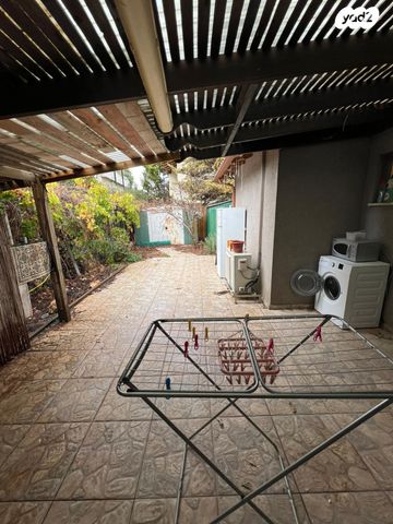 דו משפחתי, דרך האלון 119, קציר