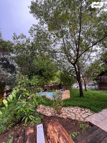 דו משפחתי, דרך האלון 119, קציר