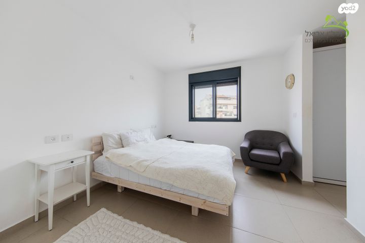 גג/ פנטהאוז, הערבה, אריאל