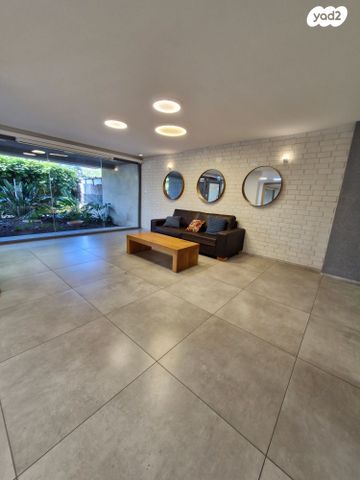 דירה, דוד רמז, עיר, מרכז העיר, נהריה