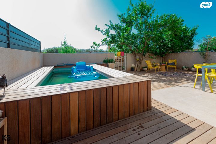 דו משפחתי, רמת אמיר, קדימה צורן