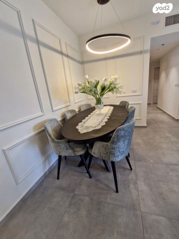 דירה, יעקב תמרי, חצרות המושבה, רחובות