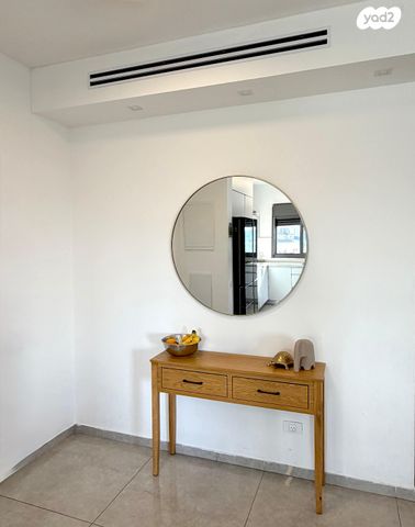 דירה, דוכיפת, סנסן, צור הדסה