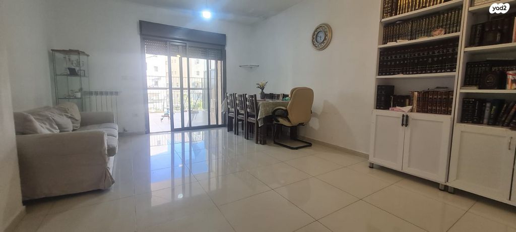 דירה, קרית יערים