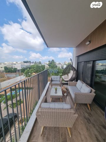 דירה, כפר יונה