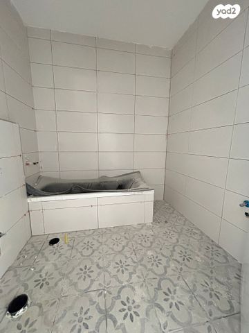 דירה, המרי, שינקין, גבעתיים