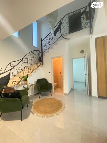 בית פרטי/ קוטג', בת הדר