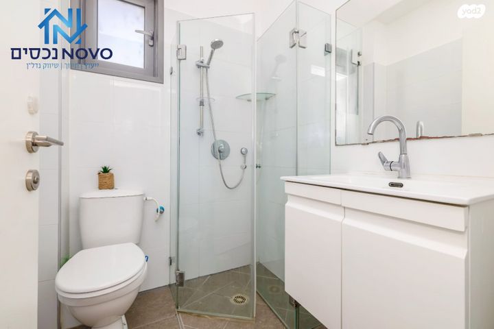 דירה, ש"י עגנון, יבנה