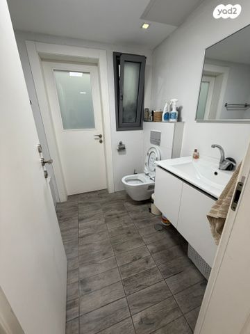 דירה, ז'בוטינסקי 1, יצחק שדה, אזור