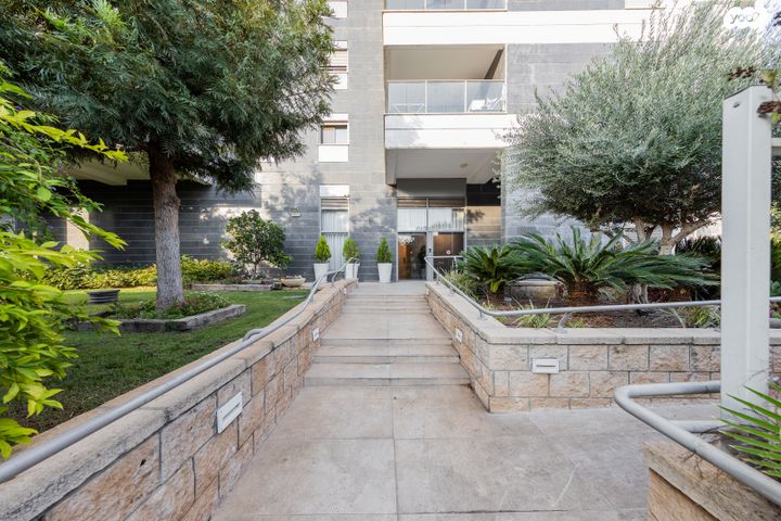 דירה, הוד השרון