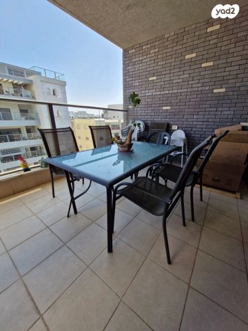 דירה, דוד רמז, עיר, מרכז העיר, נהריה