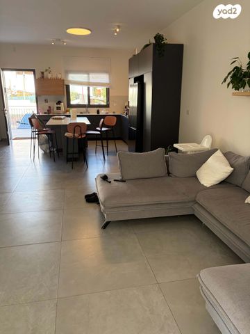 בית פרטי/ קוטג', נאות הדרים, גן יבנה