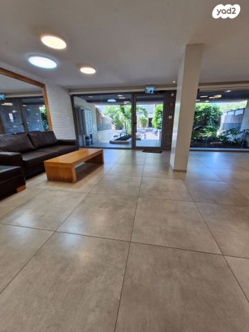 דירה, דוד רמז, עיר, מרכז העיר, נהריה