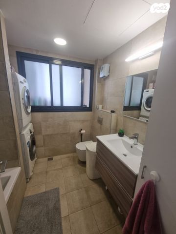 דירה, כפר יונה