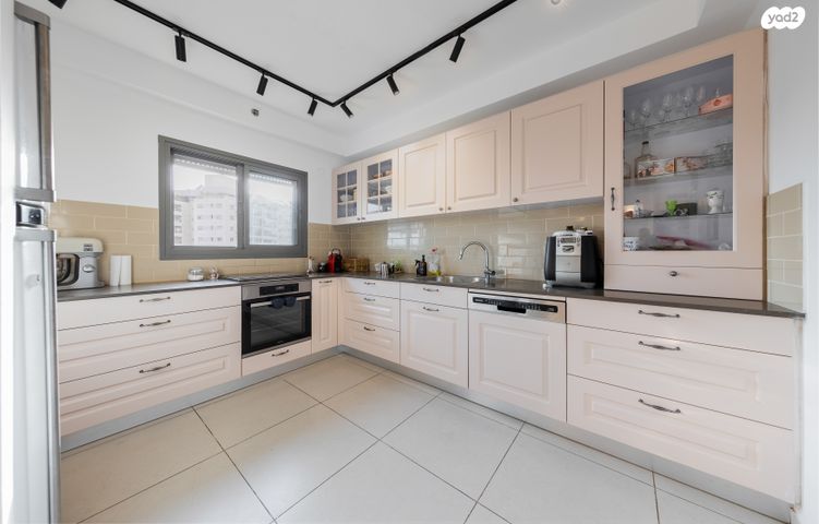 דירה, הוד השרון