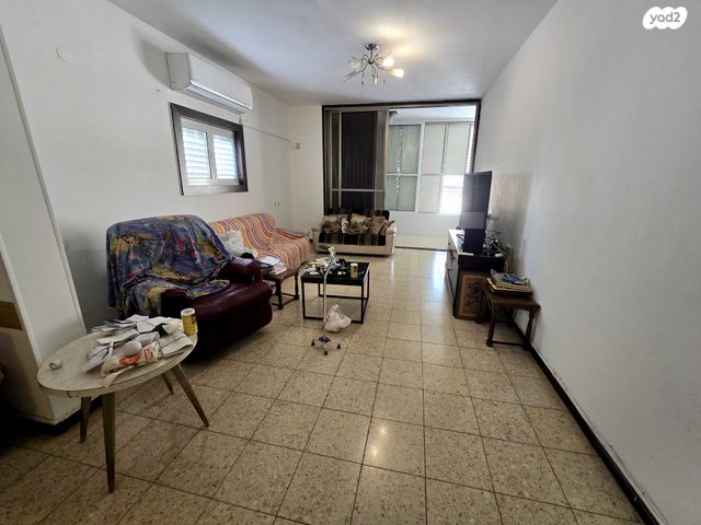 דירה, החפץ חיים, רמב"ם, ראשון לציון