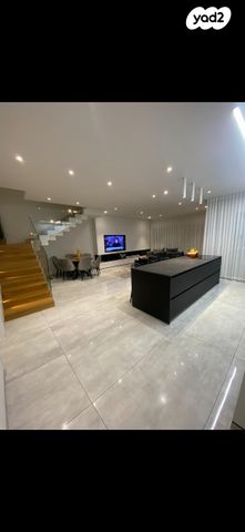 בית פרטי/ קוטג', לב המושבה, נס ציונה