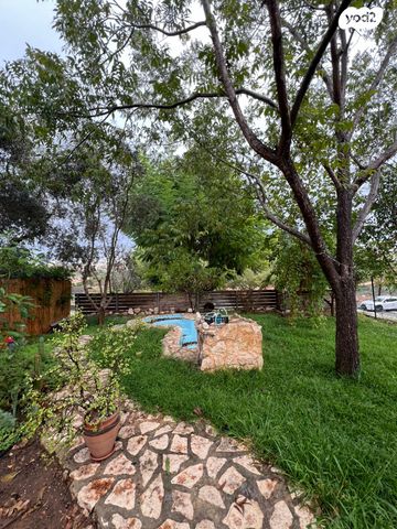 דו משפחתי, דרך האלון 119, קציר