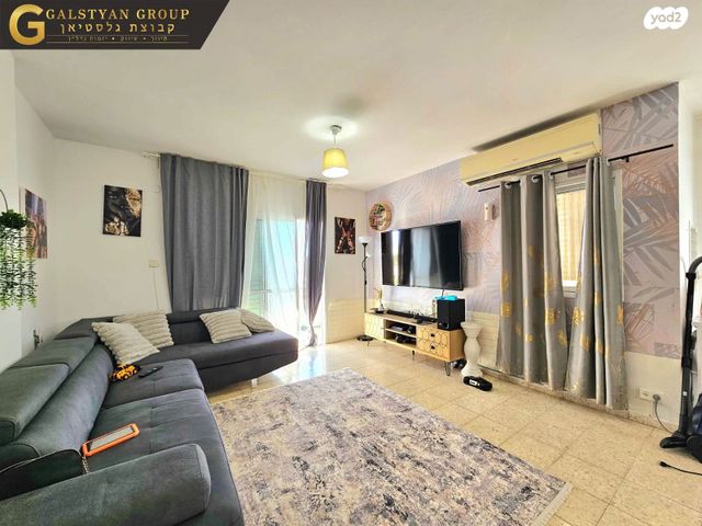 טריפלקס, שמידט 8, רח' הנשיא צפון, חדרה