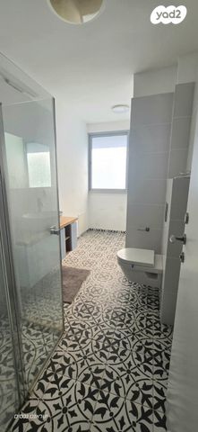 דו משפחתי, שערי תקווה