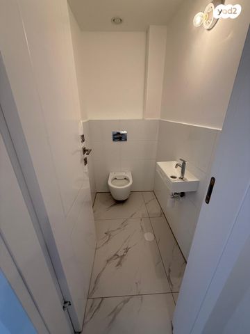 דירה, ש"י עגנון, שיכון רסקו, קרית אונו