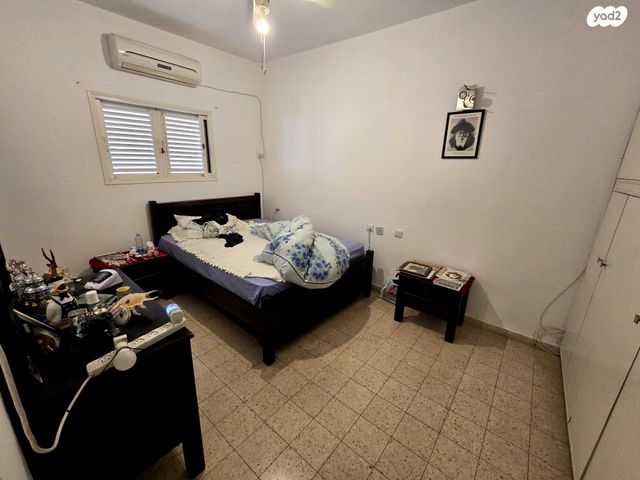 דירה, החפץ חיים, רמב"ם, ראשון לציון