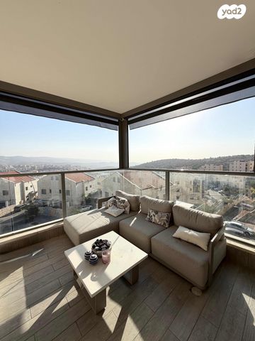 דירה, דוכיפת, סנסן, צור הדסה